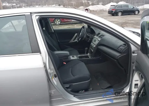 2008 Toyota Camry Se z USA, uszkodzony, nr VIN 4T1BE46K08U245195